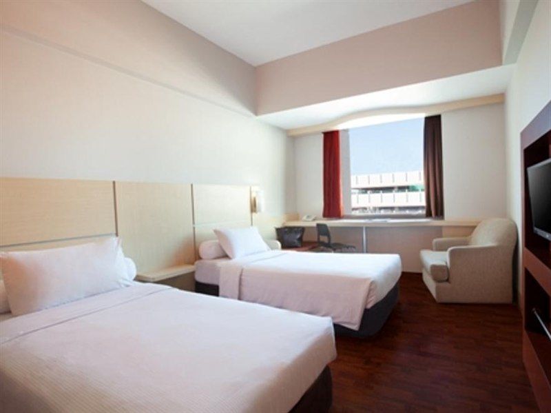 Ibis Styles Jakarta Mangga Dua Square Jacarta Exterior foto