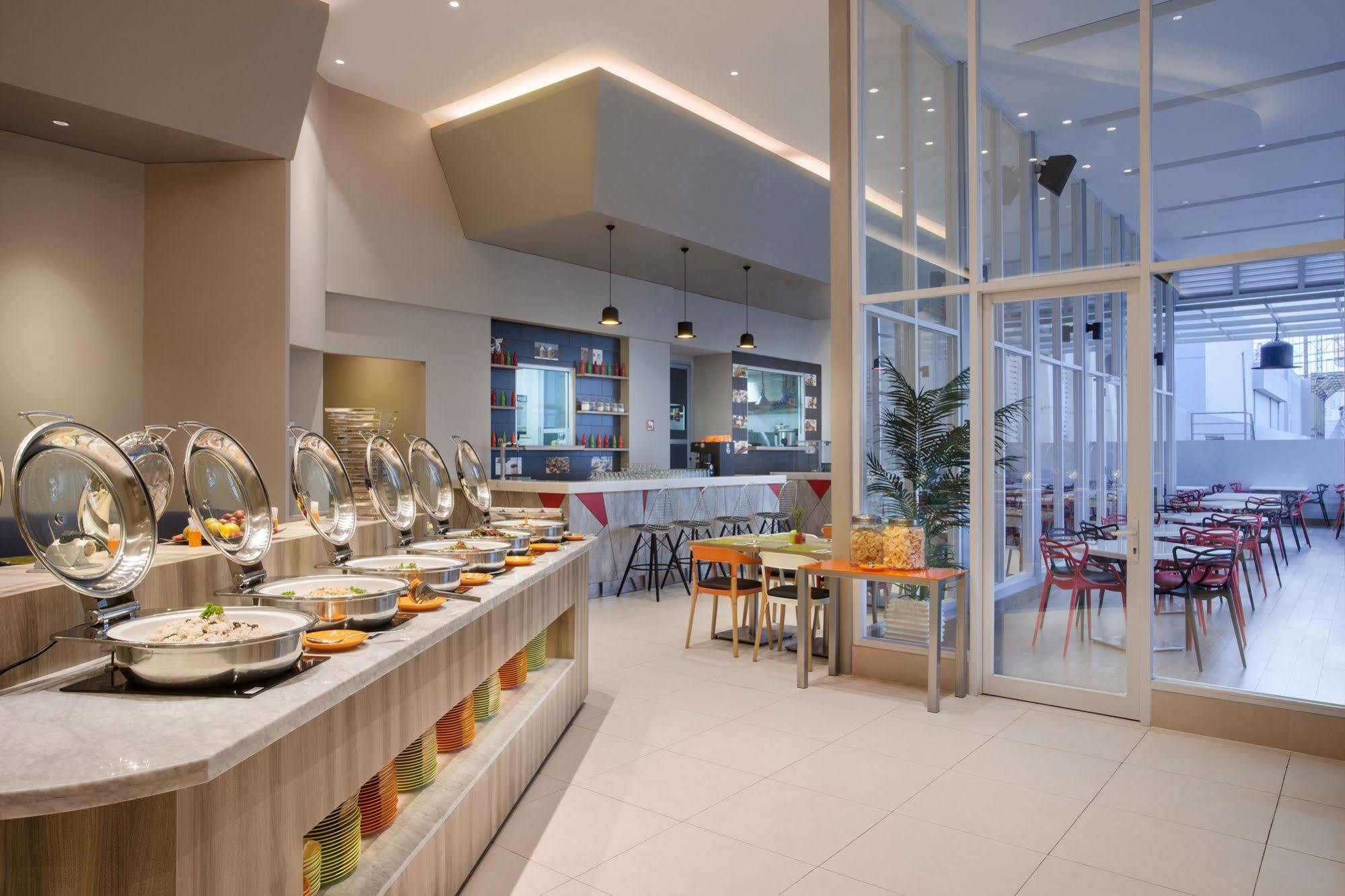 Ibis Styles Jakarta Mangga Dua Square Jacarta Exterior foto